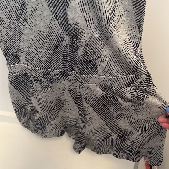 Tart Gray Print Romper - worn 2x - perfect condition. - Picture 5 of 8